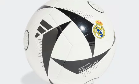 ADIDAS Футболна топка Real de Madrid 24-25, Размер 5 – Перфектният Избор за Феновете